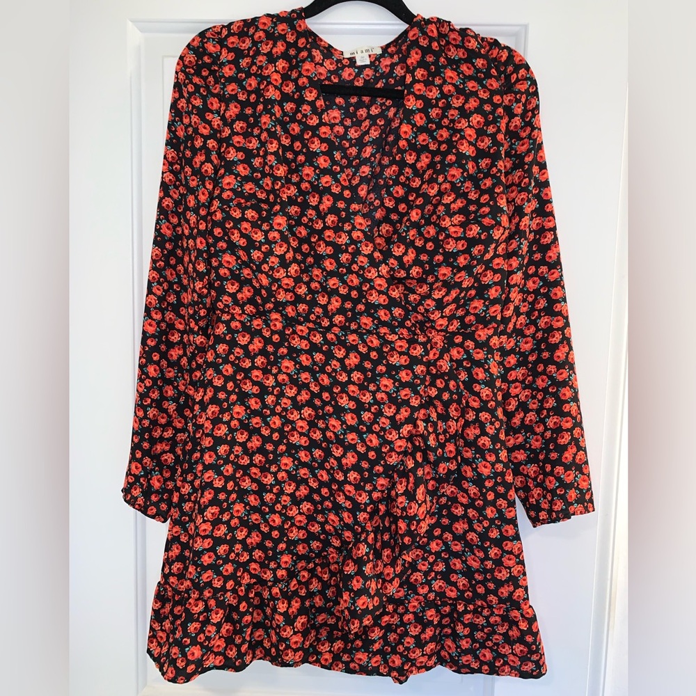 Black and Red, rose patterned, dress 🌹🖤